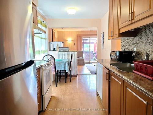 20 Henry Welsh Dr, Toronto, ON - Indoor Photo Showing Kitchen