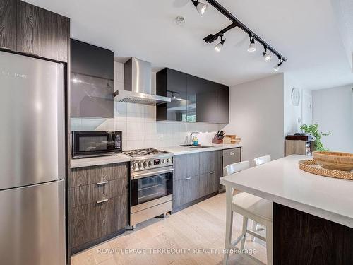 1A-580 Kingston Rd, Toronto, ON - Indoor Photo Showing Kitchen With Stainless Steel Kitchen With Upgraded Kitchen