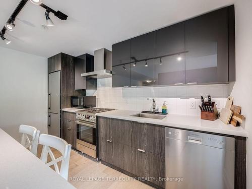 1A-580 Kingston Rd, Toronto, ON - Indoor Photo Showing Kitchen With Upgraded Kitchen