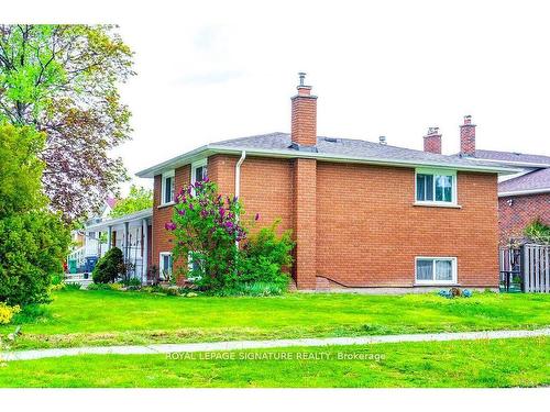 3956 Brandon Gate Dr, Mississauga, ON - Outdoor