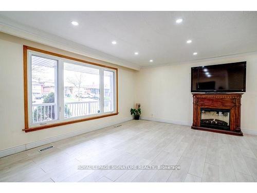 3956 Brandon Gate Dr, Mississauga, ON - Indoor With Fireplace