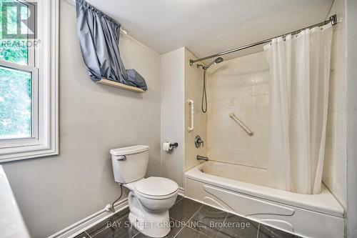 41 Harold Street, Hamilton, ON - Indoor Photo Showing Bathroom