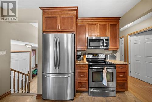 375 Cote, Chelmsford, ON - Indoor Photo Showing Kitchen