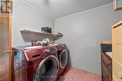 357 Southam Drive, Kawartha Lakes, ON - Indoor Photo Showing Laundry Room