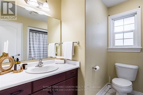 58 Laurent Boulevard, Kawartha Lakes (Lindsay), ON - Indoor Photo Showing Bathroom