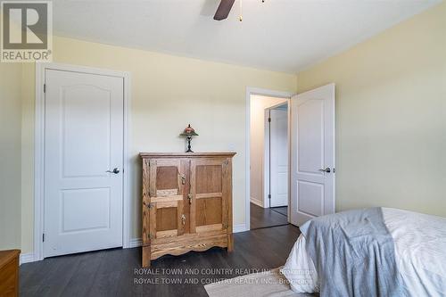 58 Laurent Boulevard, Kawartha Lakes (Lindsay), ON - Indoor Photo Showing Bedroom