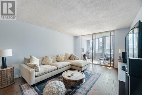 703 - 250 Queens Quay W, Toronto (Waterfront Communities), ON - Indoor Photo Showing Living Room