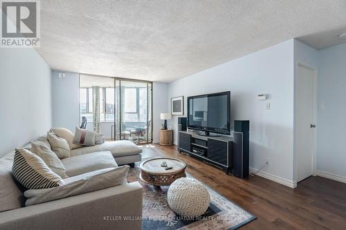 703 - 250 Queens Quay W, Toronto (Waterfront Communities), ON - Indoor Photo Showing Living Room