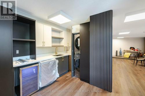 703 - 250 Queens Quay W, Toronto (Waterfront Communities), ON - Indoor Photo Showing Kitchen