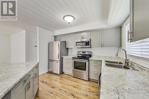 10 Butternut Drive, Barrie (Holly), ON - Indoor Photo Showing Kitchen With Double Sink With Upgraded Kitchen