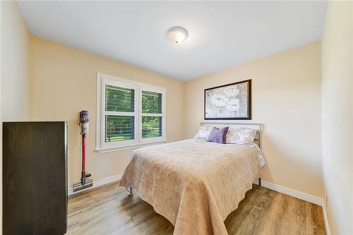 625 Golf Club Road, Hamilton, ON - Indoor Photo Showing Bedroom