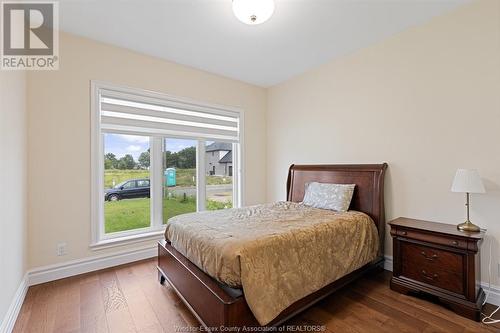 517 Veneto Street, Lakeshore, ON - Indoor Photo Showing Bedroom