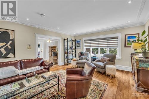 604 Queen Elizabeth Drive, Ottawa, ON - Indoor Photo Showing Living Room