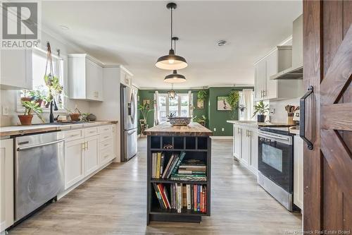 69 Acadie Street, Saint-Antoine, NB - Indoor Photo Showing Kitchen With Upgraded Kitchen