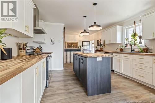 69 Acadie Street, Saint-Antoine, NB - Indoor Photo Showing Kitchen With Upgraded Kitchen