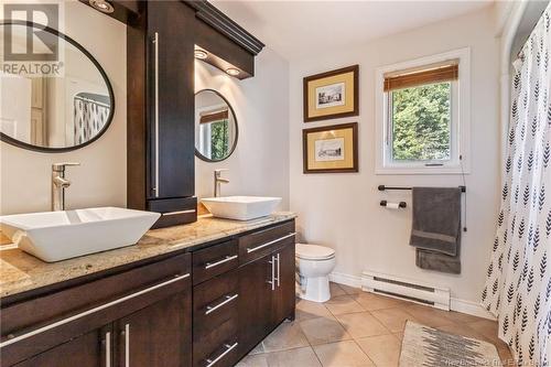 69 Acadie Street, Saint-Antoine, NB - Indoor Photo Showing Bathroom