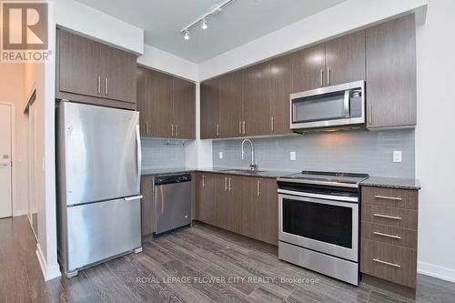 404 - 4085 Parkside Village Drive, Mississauga (City Centre), ON - Indoor Photo Showing Kitchen