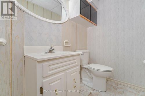 30 Guernsey Drive, Toronto (Etobicoke West Mall), ON - Indoor Photo Showing Bathroom