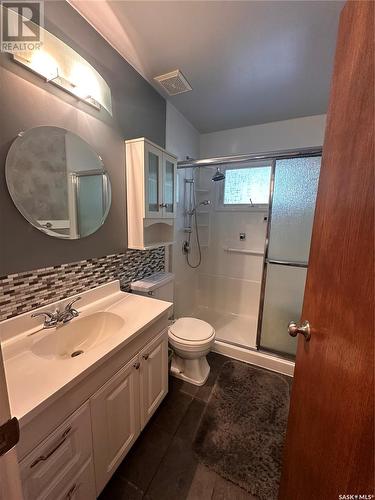 326 U Avenue N, Saskatoon, SK - Indoor Photo Showing Bathroom