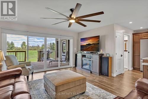 240 Burnt River Drive, Kawartha Lakes (Burnt River), ON - Indoor Photo Showing Living Room