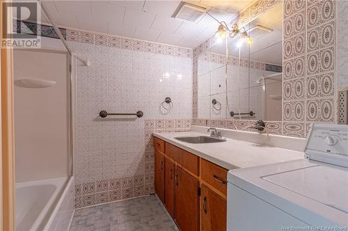 108 Acadie, Grande-Anse, NB - Indoor Photo Showing Laundry Room