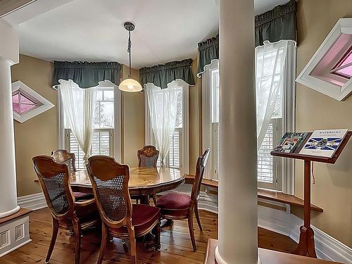 Salon - 950Z Rue Western, Waterloo, QC - Indoor Photo Showing Dining Room