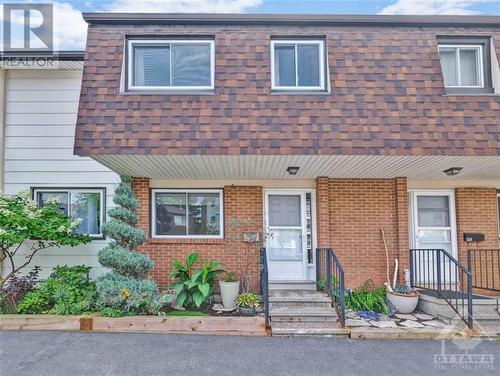 48 Sumac Street Unit#D, Ottawa, ON - Outdoor