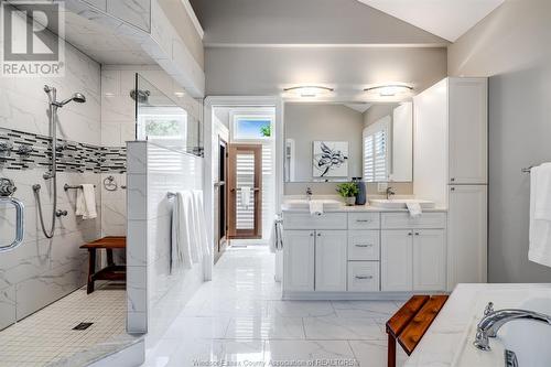 210 Sandybrook Way, Kingsville, ON - Indoor Photo Showing Bathroom