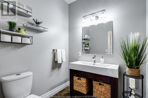 210 Sandybrook Way, Kingsville, ON - Indoor Photo Showing Bathroom