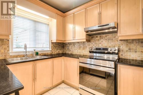 15 George Bogg Road, Vaughan, ON - Indoor Photo Showing Kitchen With Double Sink