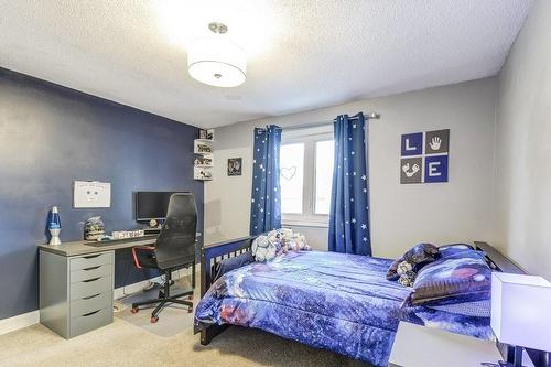 2438 Malcolm Crescent, Burlington, ON - Indoor Photo Showing Bedroom