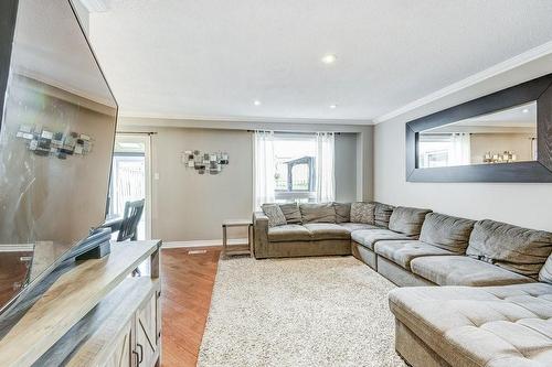 2438 Malcolm Crescent, Burlington, ON - Indoor Photo Showing Living Room