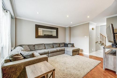 2438 Malcolm Crescent, Burlington, ON - Indoor Photo Showing Living Room