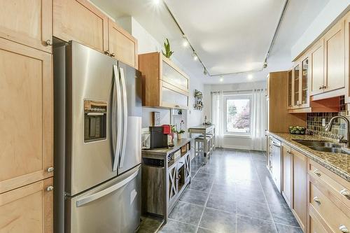 2438 Malcolm Crescent, Burlington, ON - Indoor Photo Showing Kitchen With Double Sink