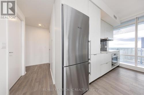 2804 - 1 Bloor Street E, Toronto (Church-Yonge Corridor), ON - Indoor Photo Showing Kitchen