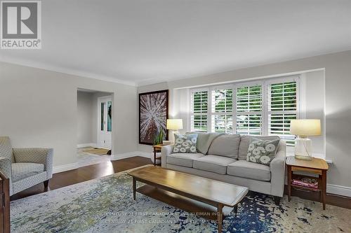 1171 St Anthony Road, London, ON - Indoor Photo Showing Living Room