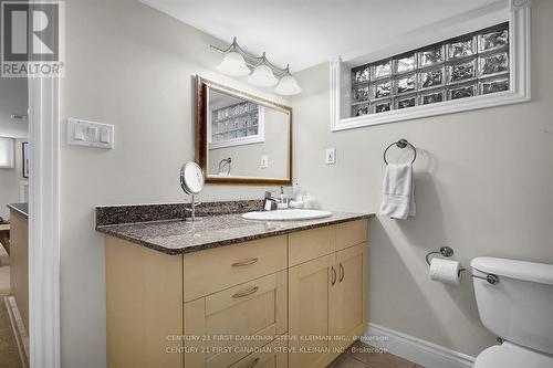 1171 St Anthony Road, London, ON - Indoor Photo Showing Bathroom