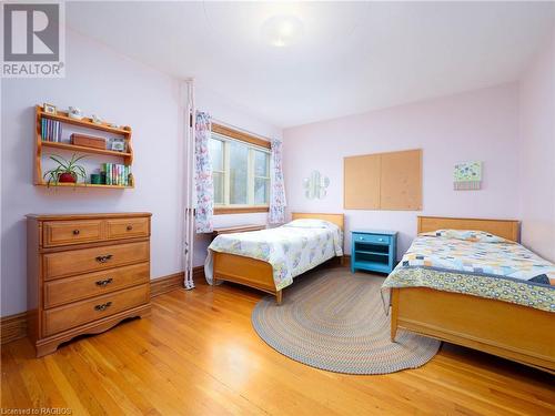 412 11Th Street E, Owen Sound, ON - Indoor Photo Showing Bedroom