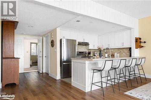 321 Grandview Hilltop Drive Unit# 3, Huntsville, ON - Indoor Photo Showing Kitchen