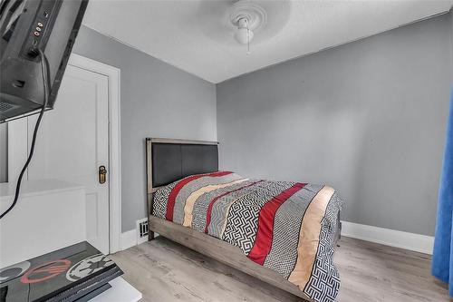 177 Maplewood Avenue, Hamilton, ON - Indoor Photo Showing Bedroom