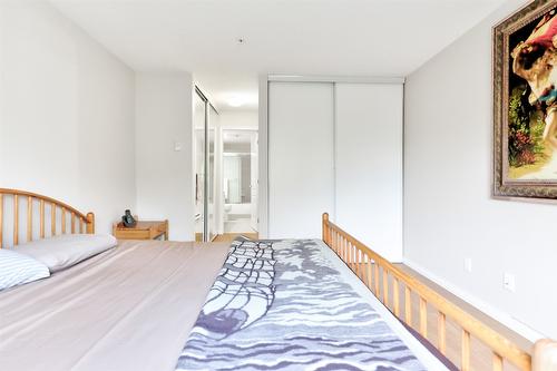 310-1966 Enterprise Way, Kelowna, BC - Indoor Photo Showing Bedroom