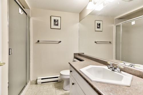 310-1966 Enterprise Way, Kelowna, BC - Indoor Photo Showing Bathroom