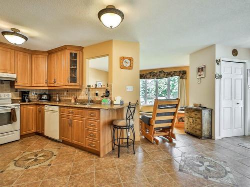 Overall view - 40 Rue D'Albanel, Gatineau (Gatineau), QC - Indoor Photo Showing Kitchen With Double Sink