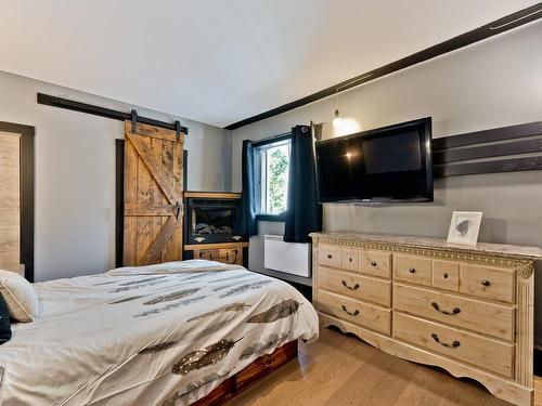 Master bedroom - 467 Rue Bachand, Coaticook, QC - Indoor Photo Showing Bedroom