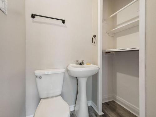 Powder room - 46 Rue Nicolet, Gatineau (Hull), QC - Indoor Photo Showing Bathroom