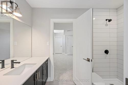 5 - 2835 Sheffield Place, London, ON - Indoor Photo Showing Bathroom