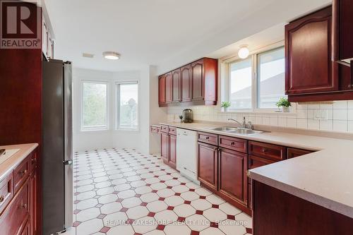 333 Booth Court, Cobourg, ON - Indoor Photo Showing Kitchen With Double Sink