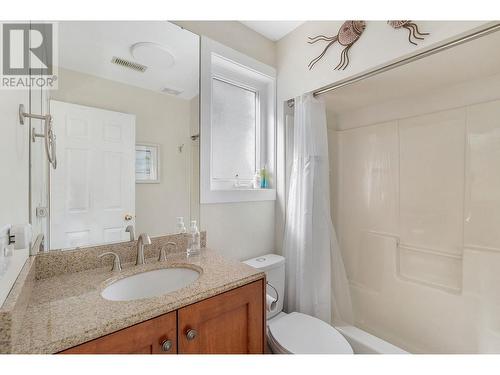 433 Trumpeter Road Lot# 4, Kelowna, BC - Indoor Photo Showing Bathroom