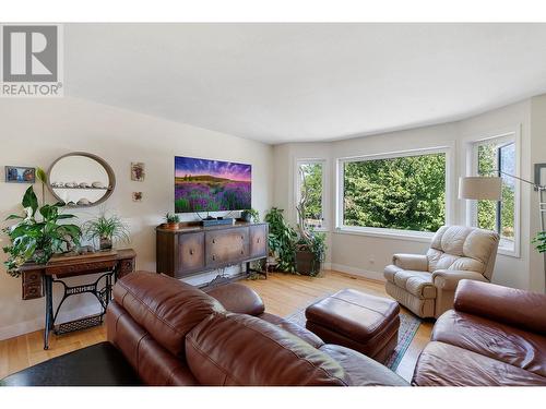 433 Trumpeter Road Lot# 4, Kelowna, BC - Indoor Photo Showing Living Room