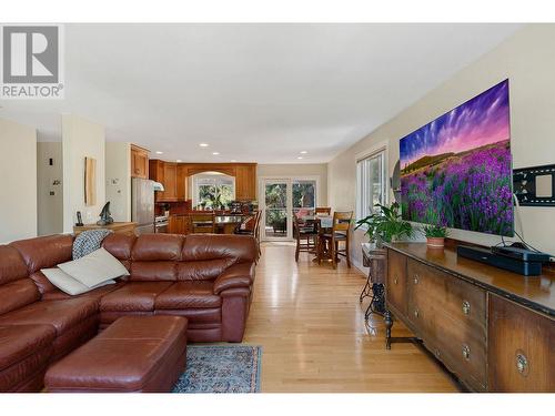 433 Trumpeter Road Lot# 4, Kelowna, BC - Indoor Photo Showing Living Room